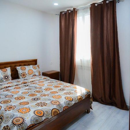 Hostel Les Pins Alger Екстер'єр фото